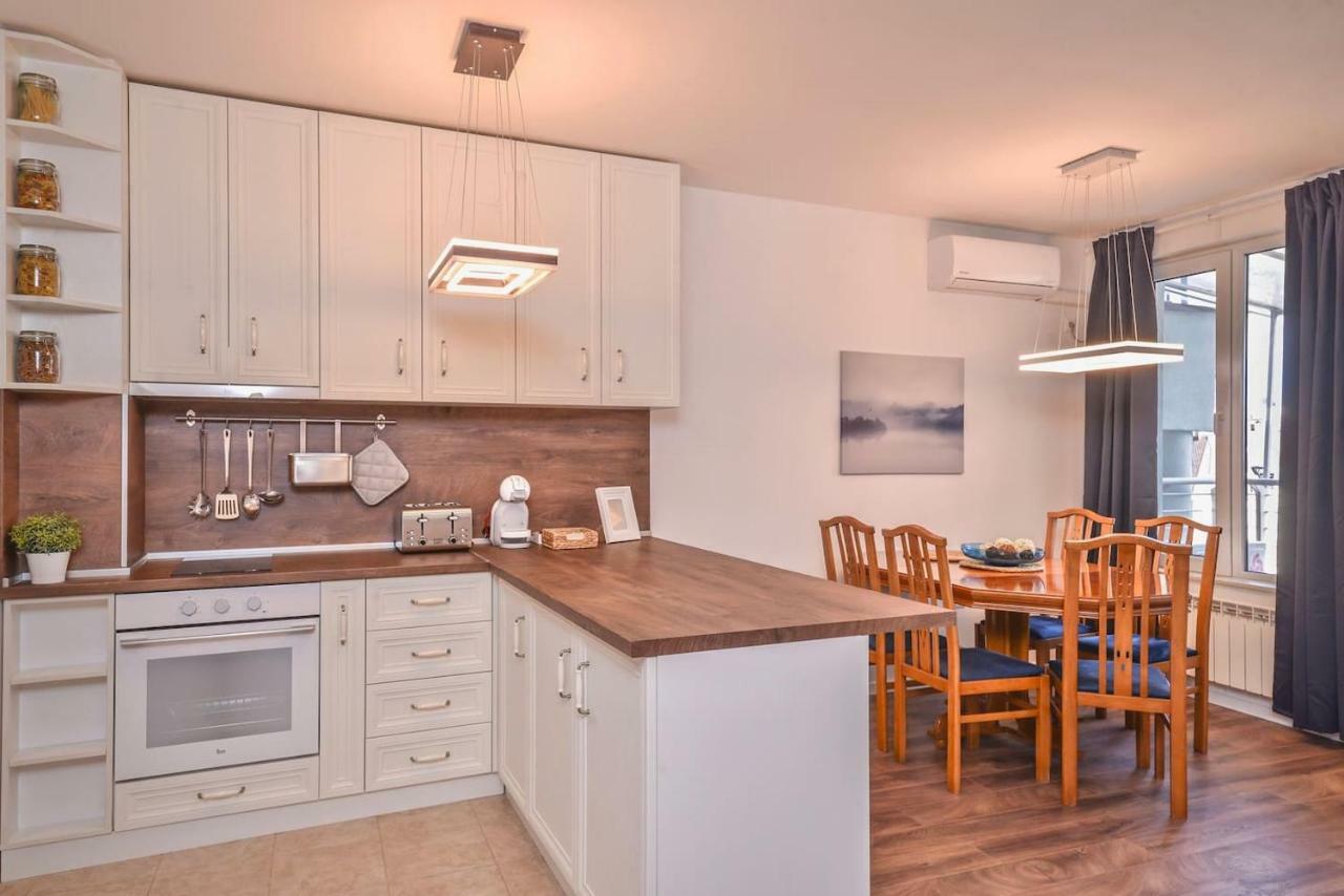 South Park, Vitosha View, 2-Bdr, 2-Bthr Apartment By Flat Mаnager Sofia Esterno foto