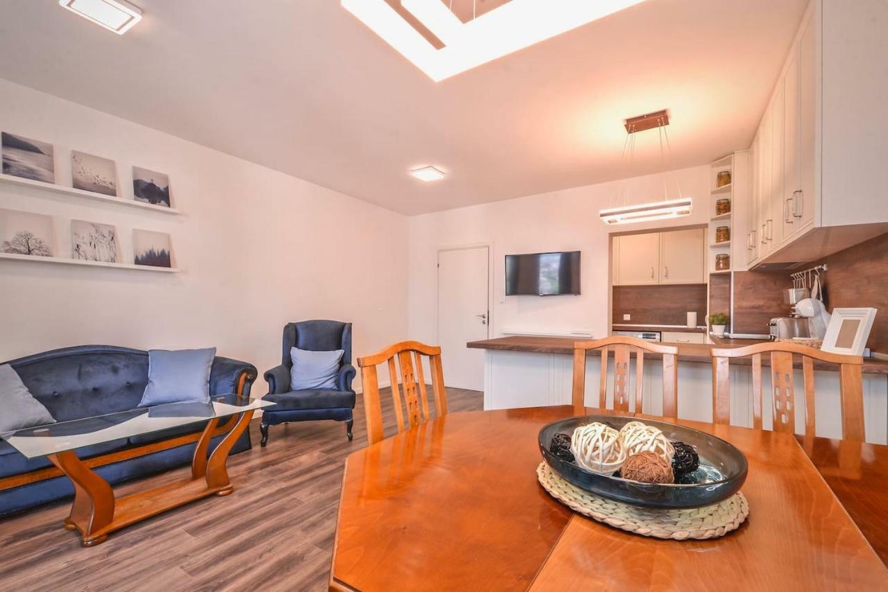 South Park, Vitosha View, 2-Bdr, 2-Bthr Apartment By Flat Mаnager Sofia Esterno foto